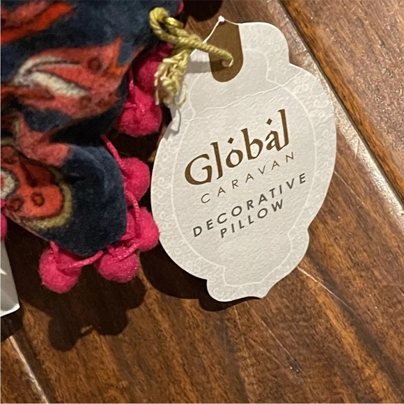 Global Caravan floral throw pillow - Picture 5 of 7